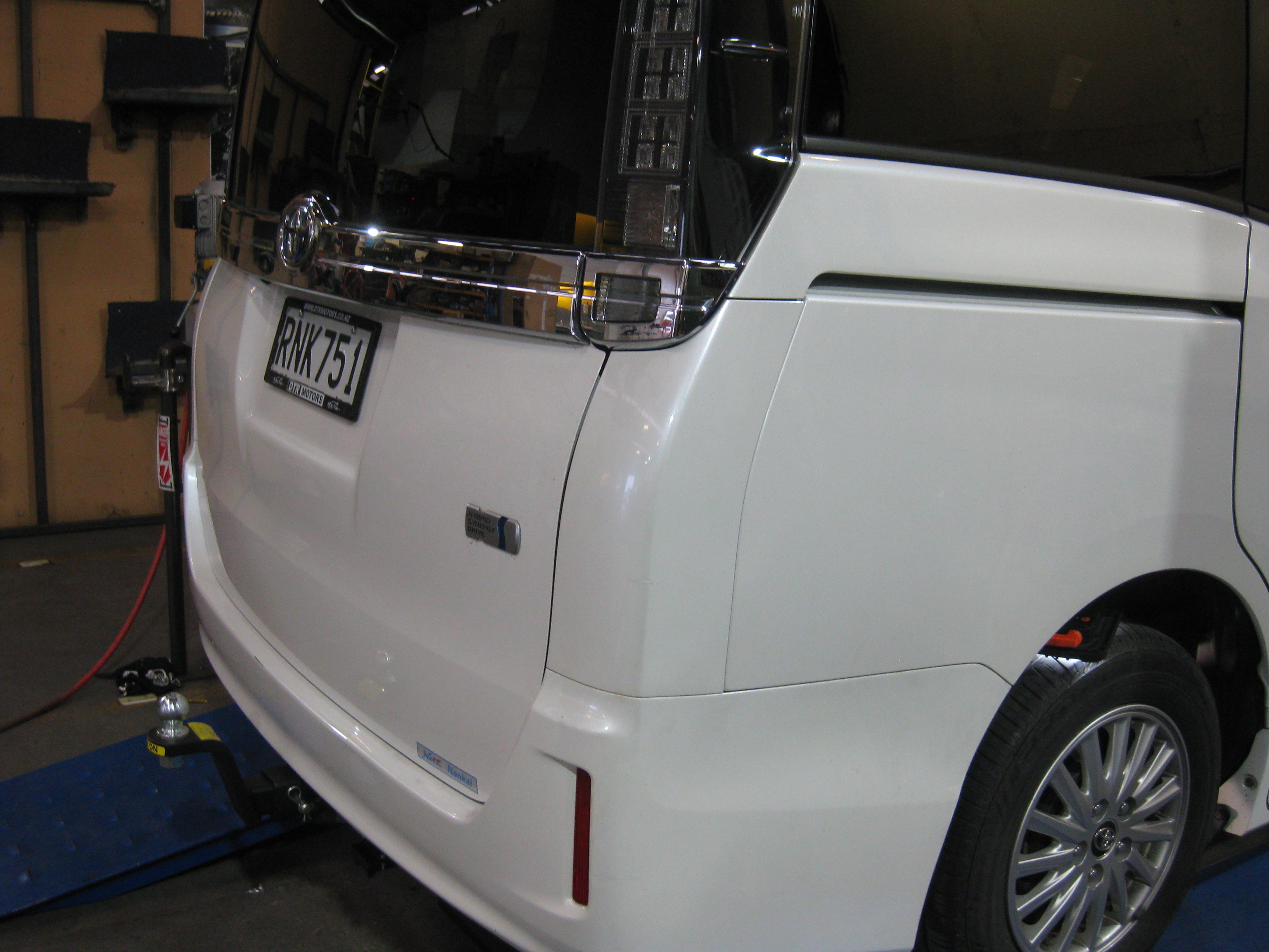 TOYOTA VOXY STATIONWAGON 2014-CURRENT